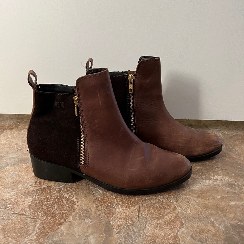 Cougar Chelsea Boots